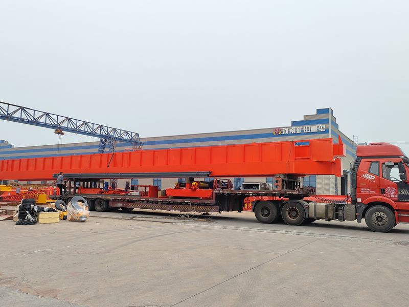 通用橋式起重機(jī) QDXX32/5t—27.7m 制作完成，發(fā)往陜西省銅川市交付客戶使用。
